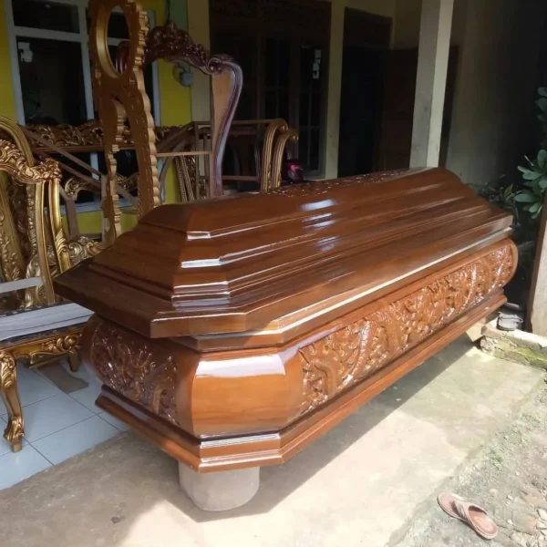 IMG 20230122 005622 869 - Peti Mati Kayu Jati Ukiran Naga – Simbol Kekuatan dan Kehormatan Terakhir