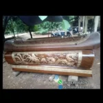 Peti Mati Yokohama Kayu Jati Ukiran Perjamuan & Malaikat – Elegan & Bermakna